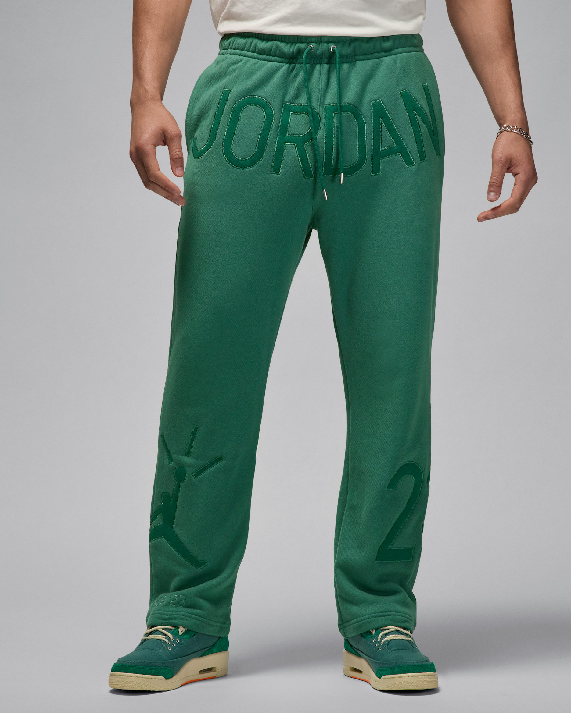 【DRAWER】2点　グリーンスウェット、ニットパンツ NIKE公式】ジョーダン x ニーナ シャネル アブニー フリース パンツ